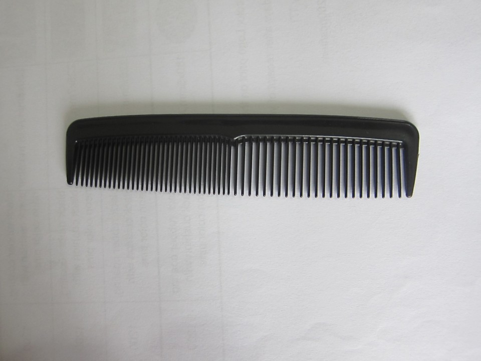 Plastic Comb Black Box of 36